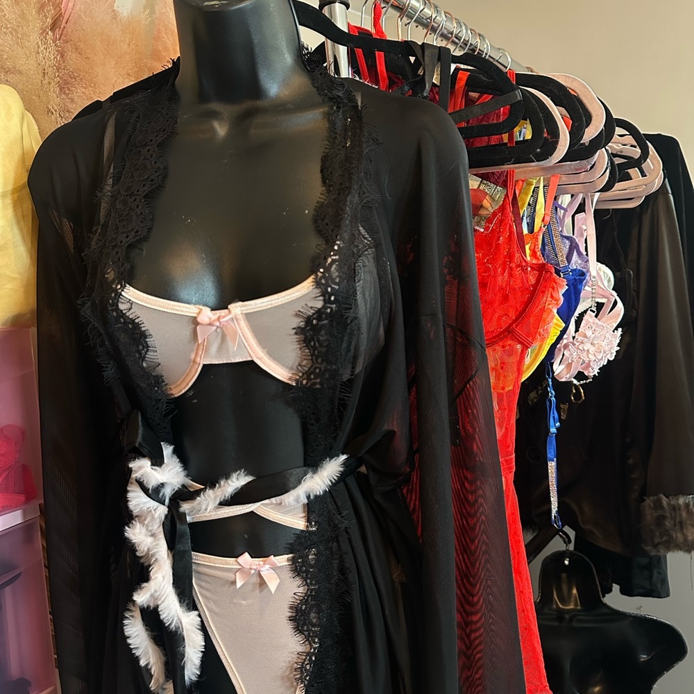 Elegant Black and Pink Lace Bra Set
